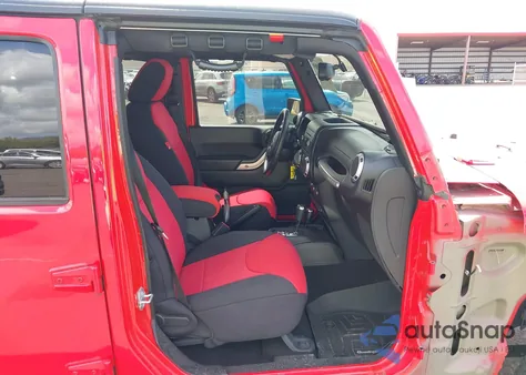 2018 Jeep Wrangler Jk Unlimited Sahara 4X4 from USA, damaged, VIN 1C4BJWEGXJL937520